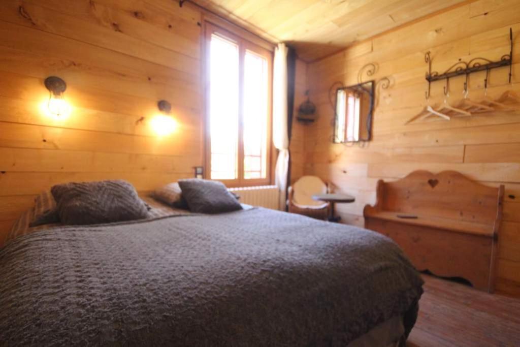 La Maison Du Bonheur Anlhiac Екстериор снимка