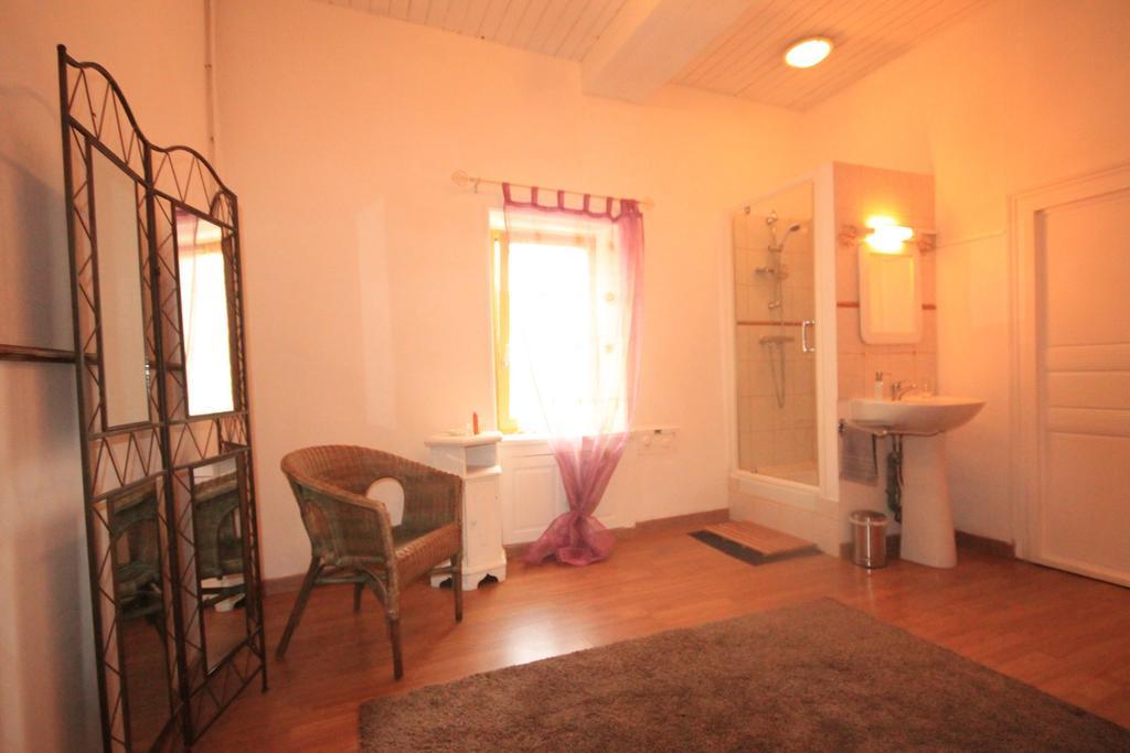 La Maison Du Bonheur Anlhiac Екстериор снимка